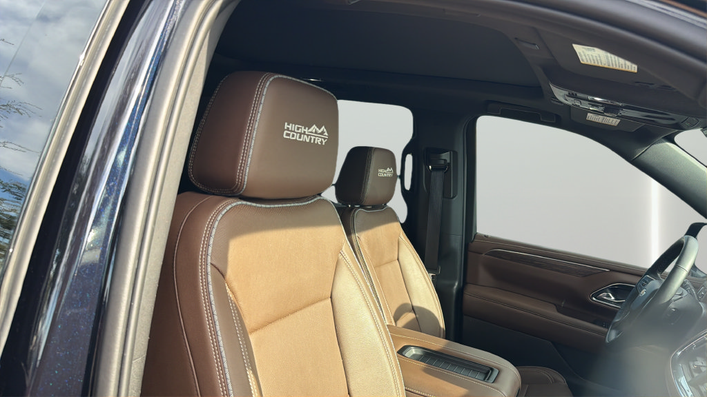 Used 2023 Chevrolet Suburban High Country w/ LPO, Illumination Package AWD/4WD image 30