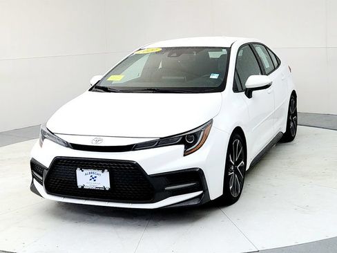 Used 2020 Toyota Corolla SE FWD image 2