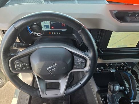 Used 2023 Ford Bronco Wildtrak image 18