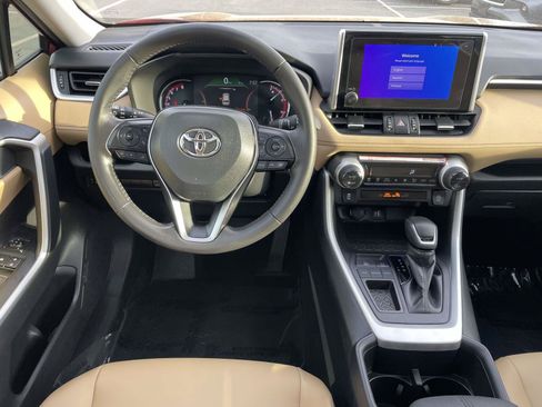 Used 2025 Toyota RAV4 XLE Premium FWD image 17