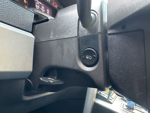 Used 2012 Ford F150 Raptor w/ Raptor Luxury Pkg image 39