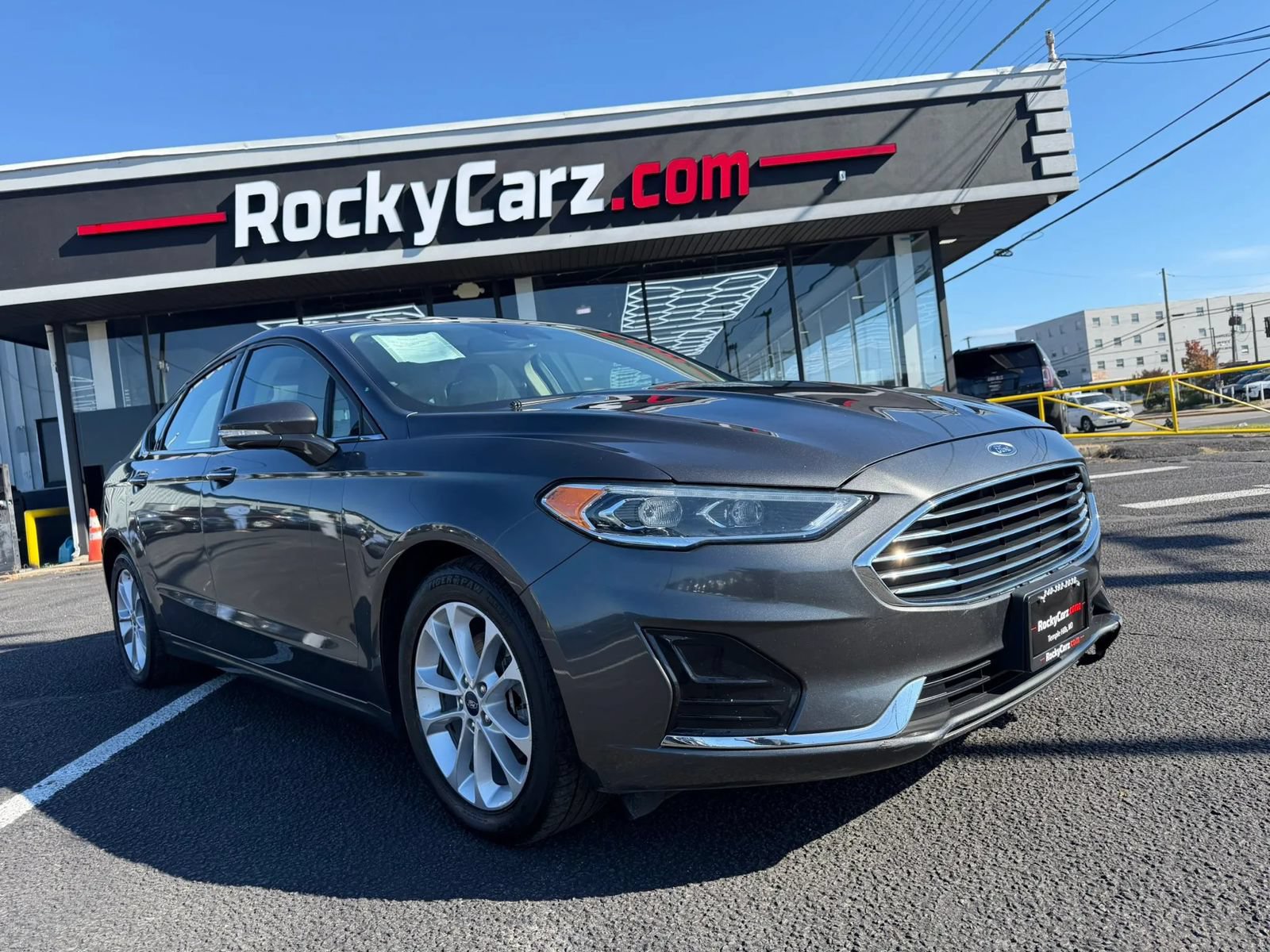 Used 2020 Ford Fusion SEL FWD image 2