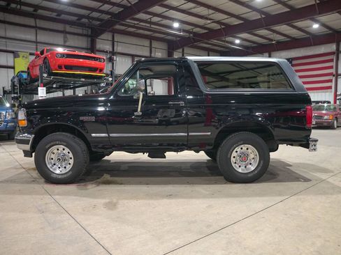 Used 1996 Ford Bronco XLT image 4