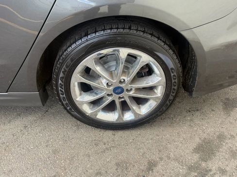 Used 2019 Ford Fusion SE image 9