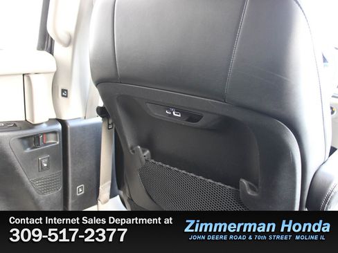 Used 2023 Chrysler Pacifica Limited image 12