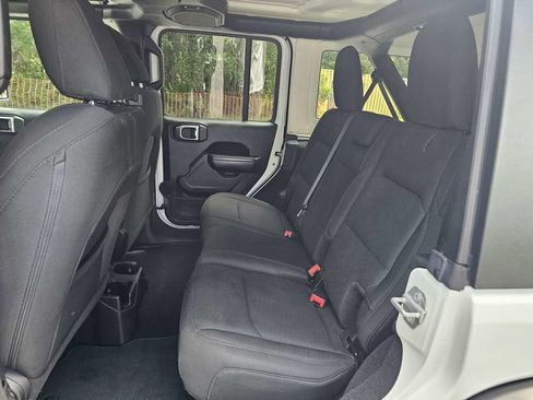 Used 2018 Jeep Wrangler Unlimited Sport S AWD/4WD image 13