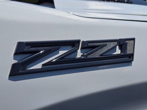 Used 2024 Chevrolet Silverado 1500 LT Trail Boss w/ LT Trail Boss Premium Package AWD/4WD image 22