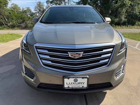 Used 2017 Cadillac XT5 Luxury w/ Driver Awareness Package FWD image 4