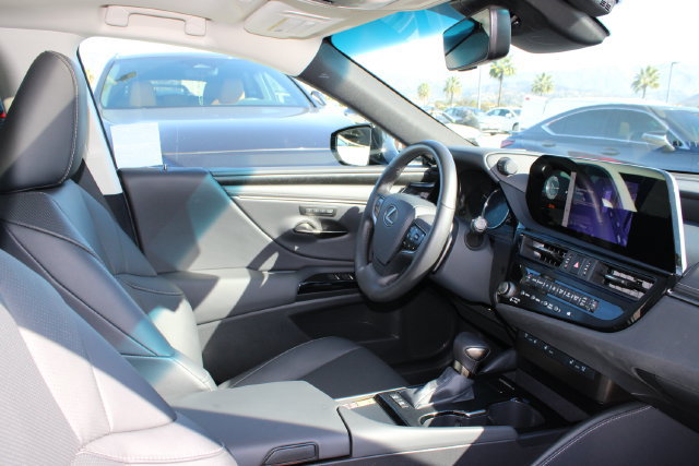 Certified 2025 Lexus ES 300h w/ Premium Package FWD image 5
