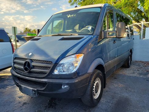 Used 2013 Mercedes-Benz Sprinter 2500 image 32