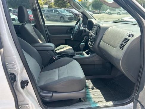Used 2007 Ford Escape XLS FWD image 11