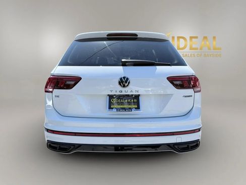 Used 2022 Volkswagen Tiguan SE R-Line AWD/4WD image 6