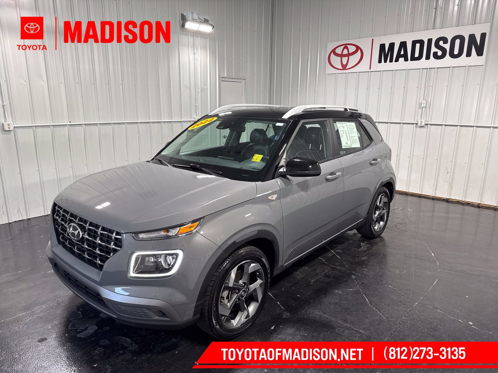 Used 2022 Hyundai Venue Limited FWD image 1