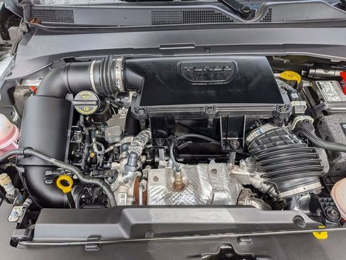 Used 2025 Jeep Compass Limited image 34