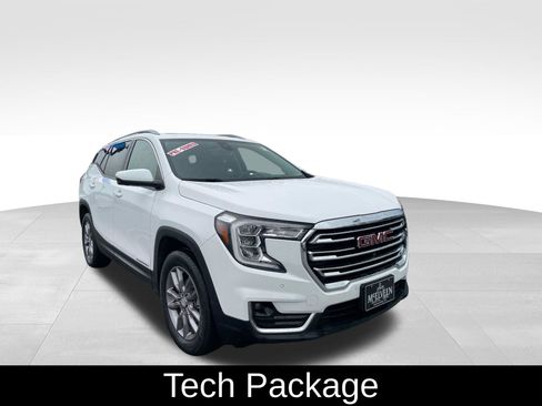 Used 2022 GMC Terrain SLT w/ Tech Package image 3