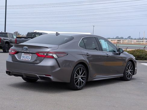 Used 2023 Toyota Camry SE w/ Cold Weather Package FWD image 13