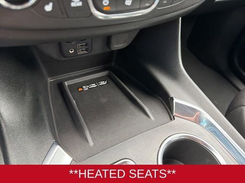 Used 2023 Chevrolet Traverse RS image 19