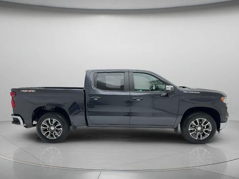 Used 2024 Chevrolet Silverado 1500 LT AWD/4WD image 2