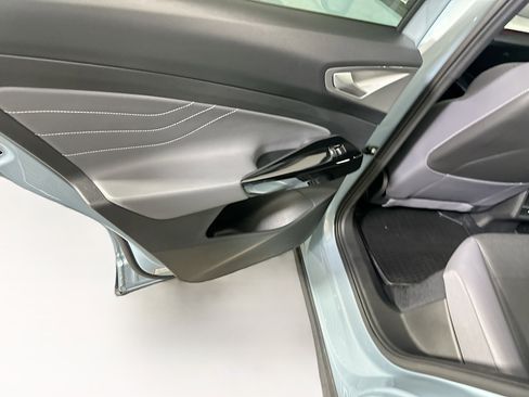 Used 2025 Volkswagen ID.4 Pro S image 27