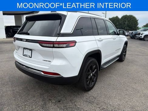 Used 2023 Jeep Grand Cherokee Limited w/ Trailer Tow Prep Group (B) AWD/4WD image 11