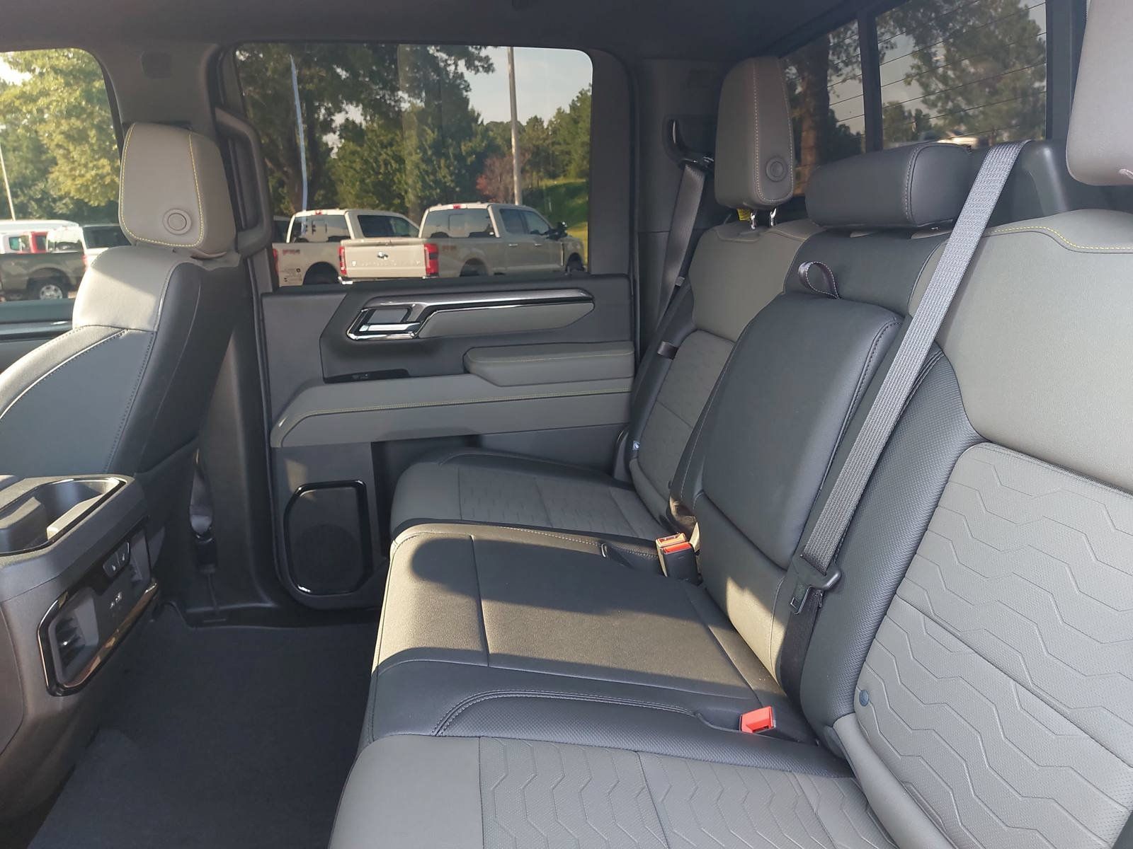 Used 2026 Chevrolet Silverado 2500 ZR2 w/ LPO, Dark Essentials Package AWD/4WD image 13