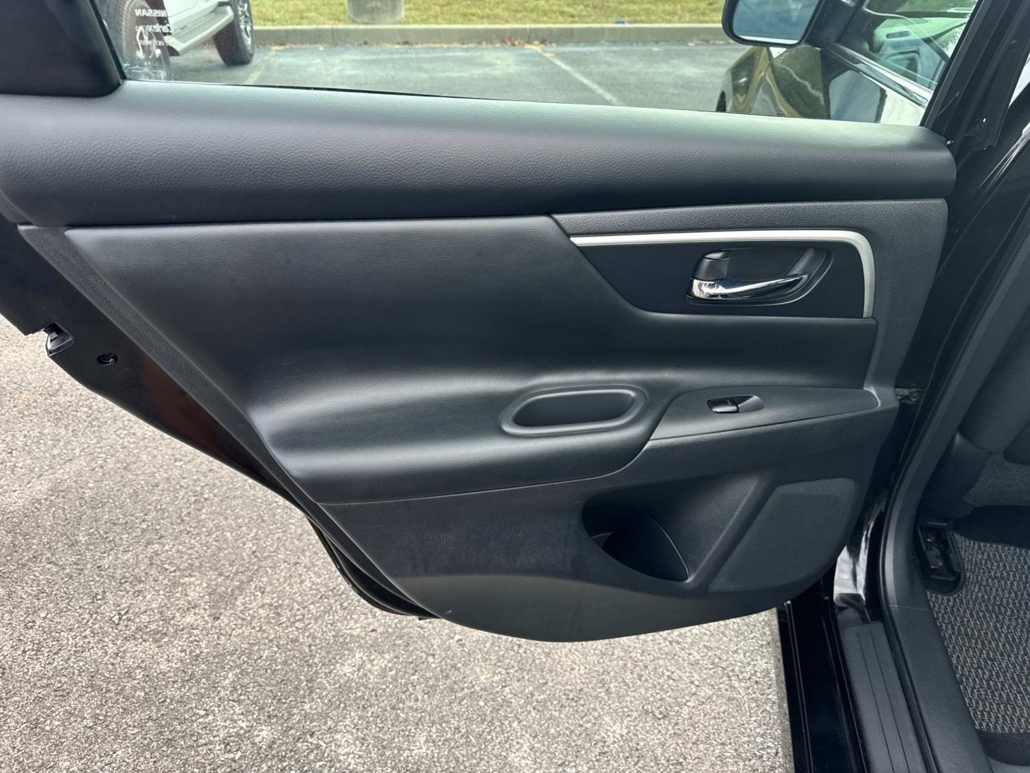 Used 2016 Nissan Altima 2.5 SR w/ Interior Lighting Package FWD image 23