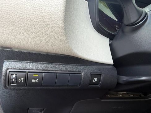 Used 2022 Toyota Corolla LE FWD image 15