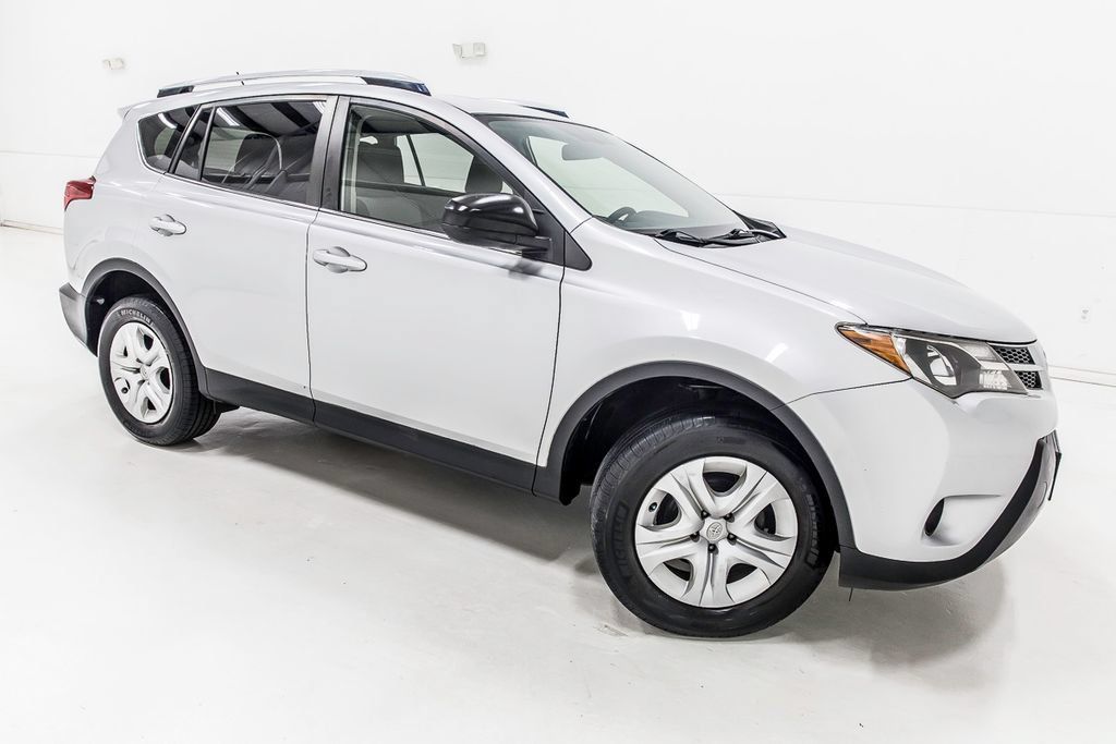 Used 2014 Toyota RAV4 LE FWD image 9