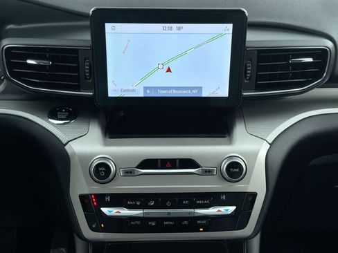 Used 2021 Ford Explorer XLT w/ Equipment Group 202A image 30