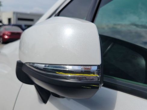 Certified 2025 Toyota Sienna Platinum AWD/4WD image 4