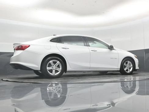 Used 2021 Chevrolet Malibu LS FWD image 48