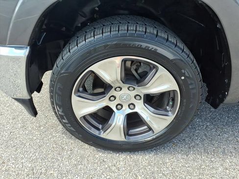 Used 2022 RAM 1500 Laramie AWD/4WD image 11