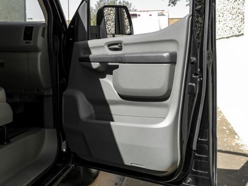 Used 2021 Nissan NV 2500 S image 47