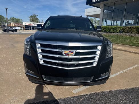 Used 2019 Cadillac Escalade Premium Luxury AWD/4WD image 8