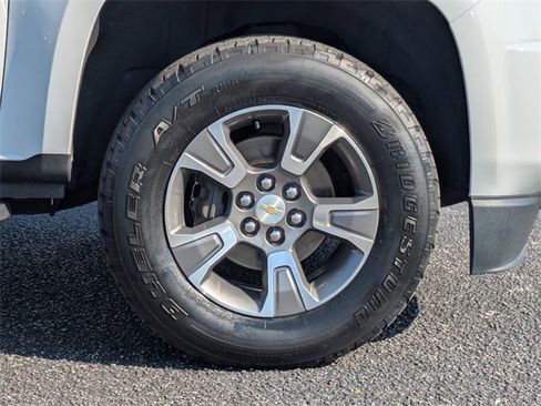 Used 2016 Chevrolet Colorado Z71 image 13