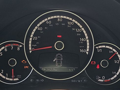 Used 2015 Volkswagen Beetle 1.8T FWD image 18