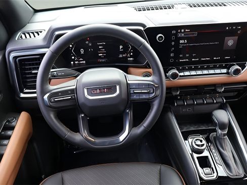 Used 2025 GMC Canyon AT4 w/ Nightfall Edition image 15