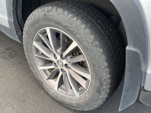 Used 2023 Toyota Tacoma TRD Off-Road w/ Technology Package image 5