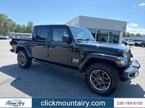 Certified 2020 Jeep Gladiator Overland AWD/4WD image 1