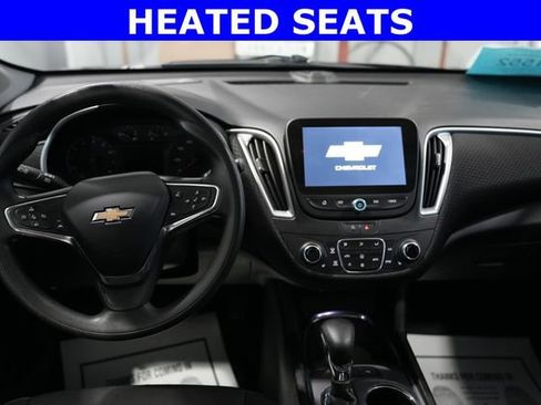 Used 2024 Chevrolet Malibu LT FWD image 2