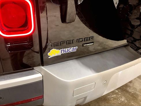 Used 2022 Land Rover Defender 110 SE image 29