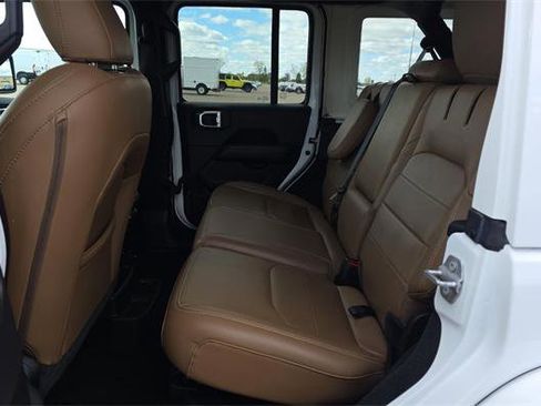 Used 2023 Jeep Wrangler Unlimited Sahara w/ Cold Weather Group AWD/4WD image 14