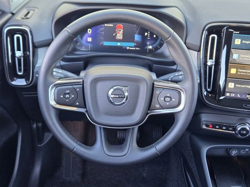 Used 2025 Volvo XC40 B5 Core w/ Protection Package Premier image 36