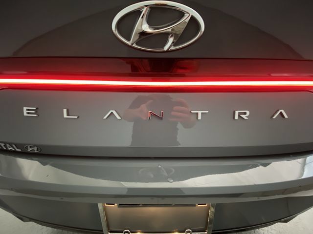 Used 2023 Hyundai Elantra Limited FWD image 27