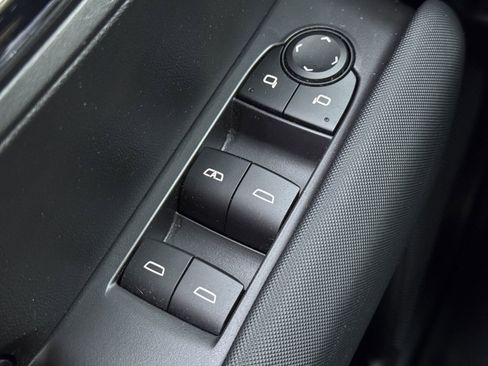 Used 2023 Chevrolet Colorado Z71 w/ Z71 Convenience Package 2 image 15