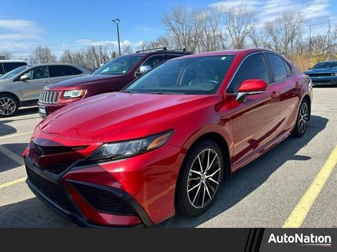 Used 2023 Toyota Camry SE image 1