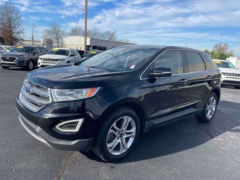 Used 2018 Ford Edge Titanium image 2