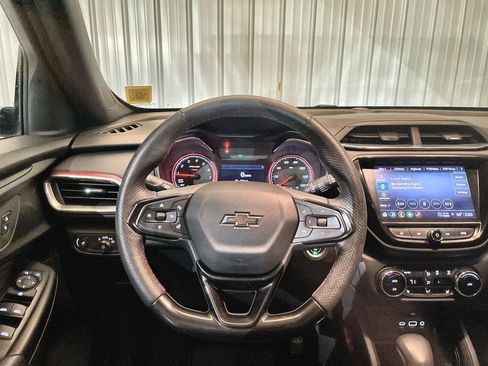 Used 2023 Chevrolet TrailBlazer RS w/ Technology Package image 11