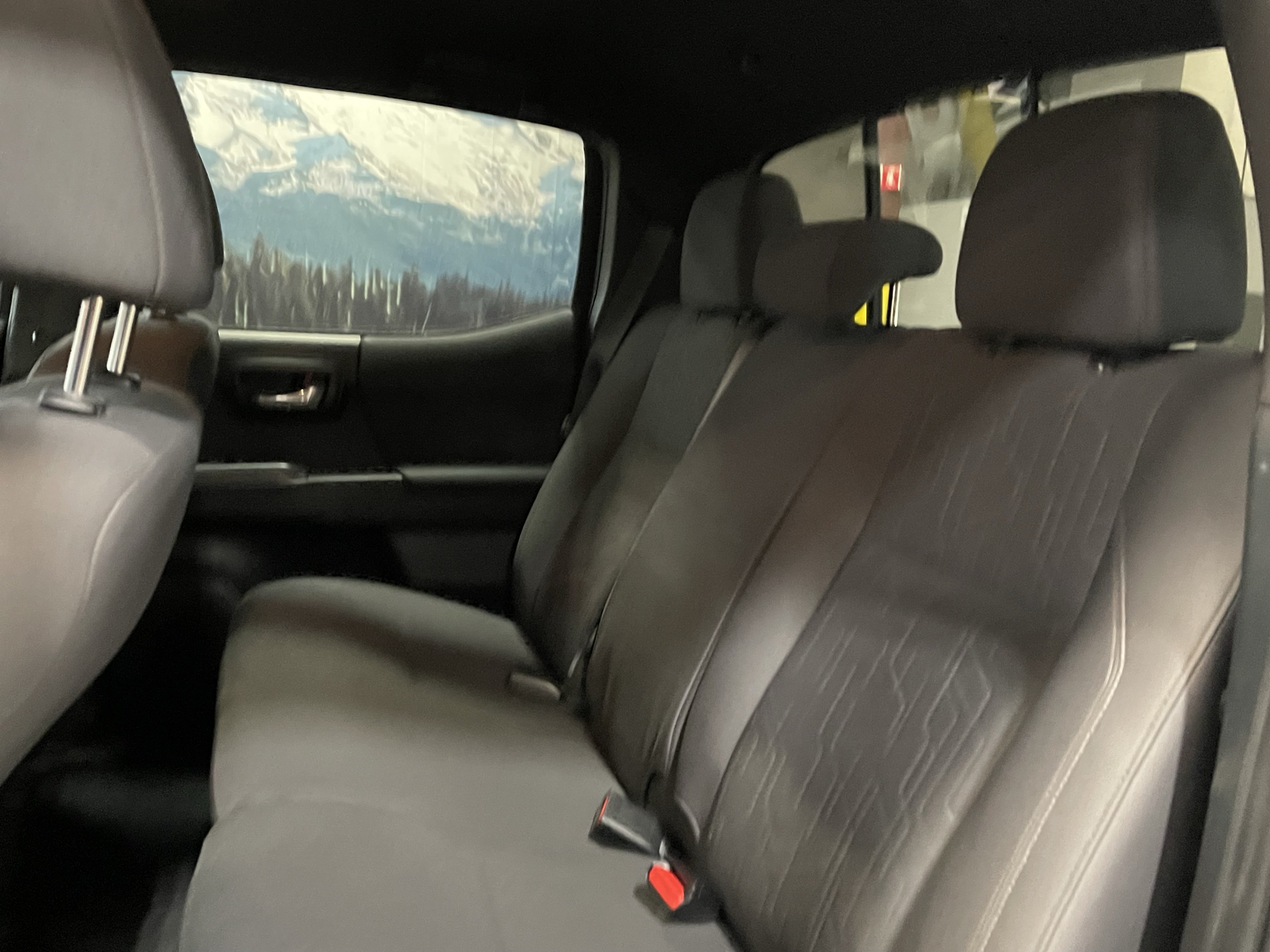 Used 2019 Toyota Tacoma TRD Off-Road AWD/4WD image 15