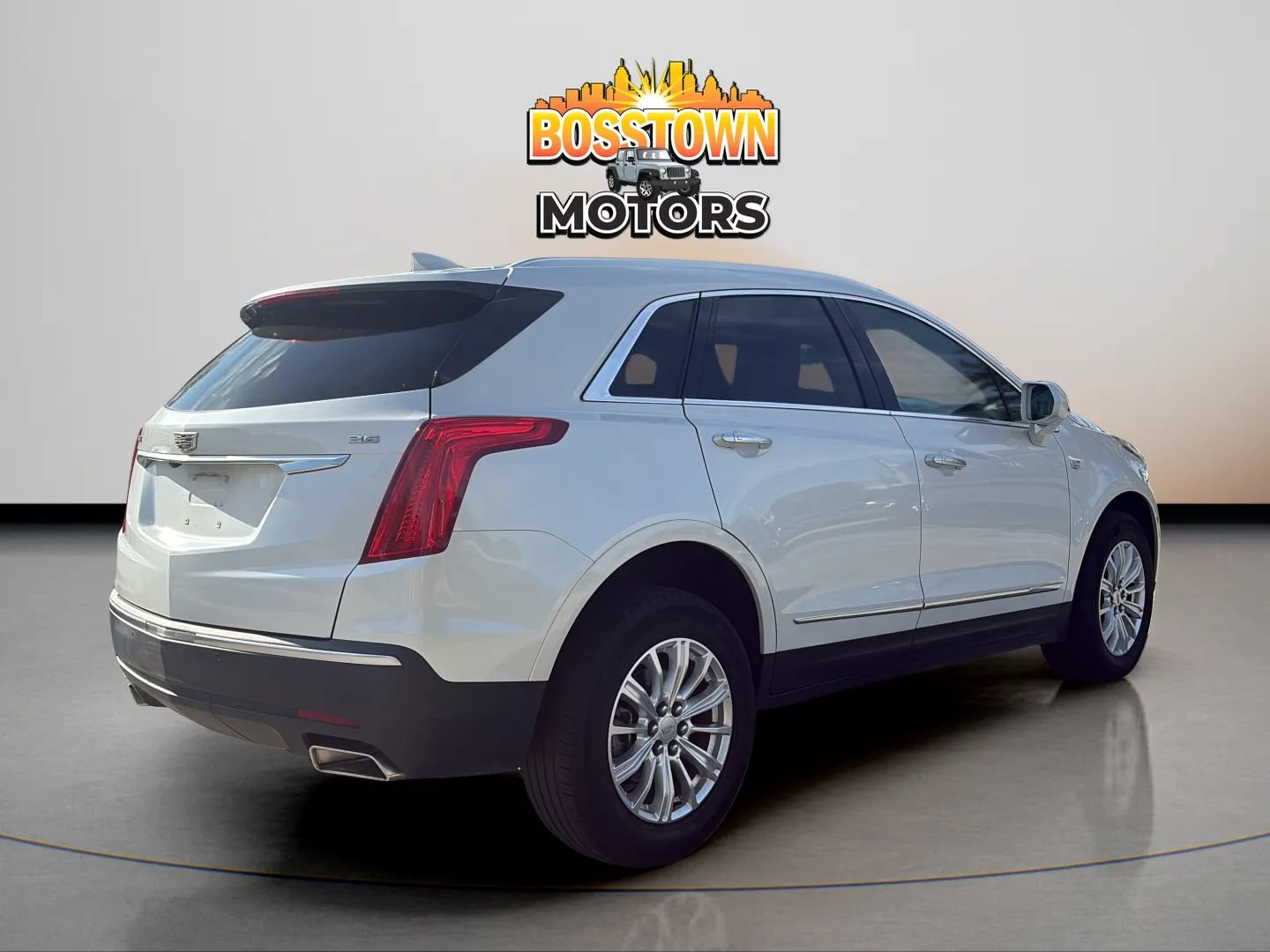 Used 2018 Cadillac XT5 FWD image 7